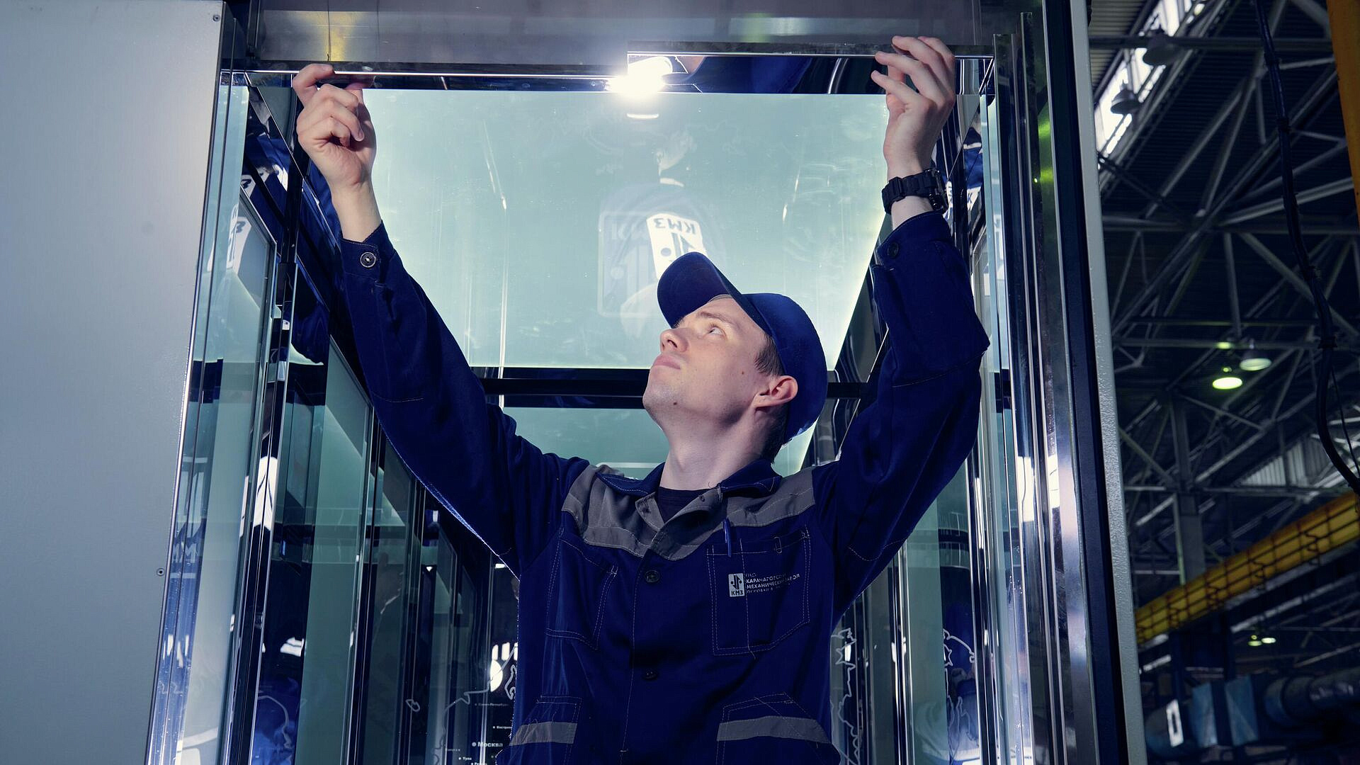 Гарбузов: на курортах Крыма установят 35 лифтов производства КМЗ