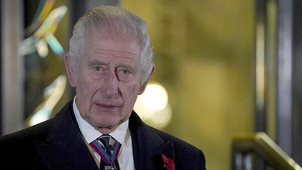 Карла III впервые заметили после слухов о его смерти