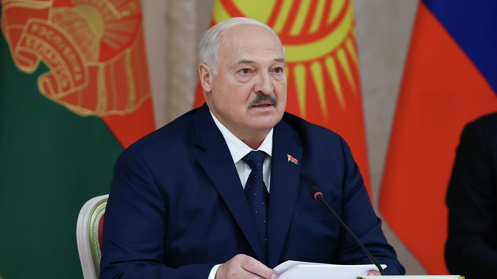 Белоруссия даст жесткий ответ на любые агрессивные выпады, заявил Лукашенко