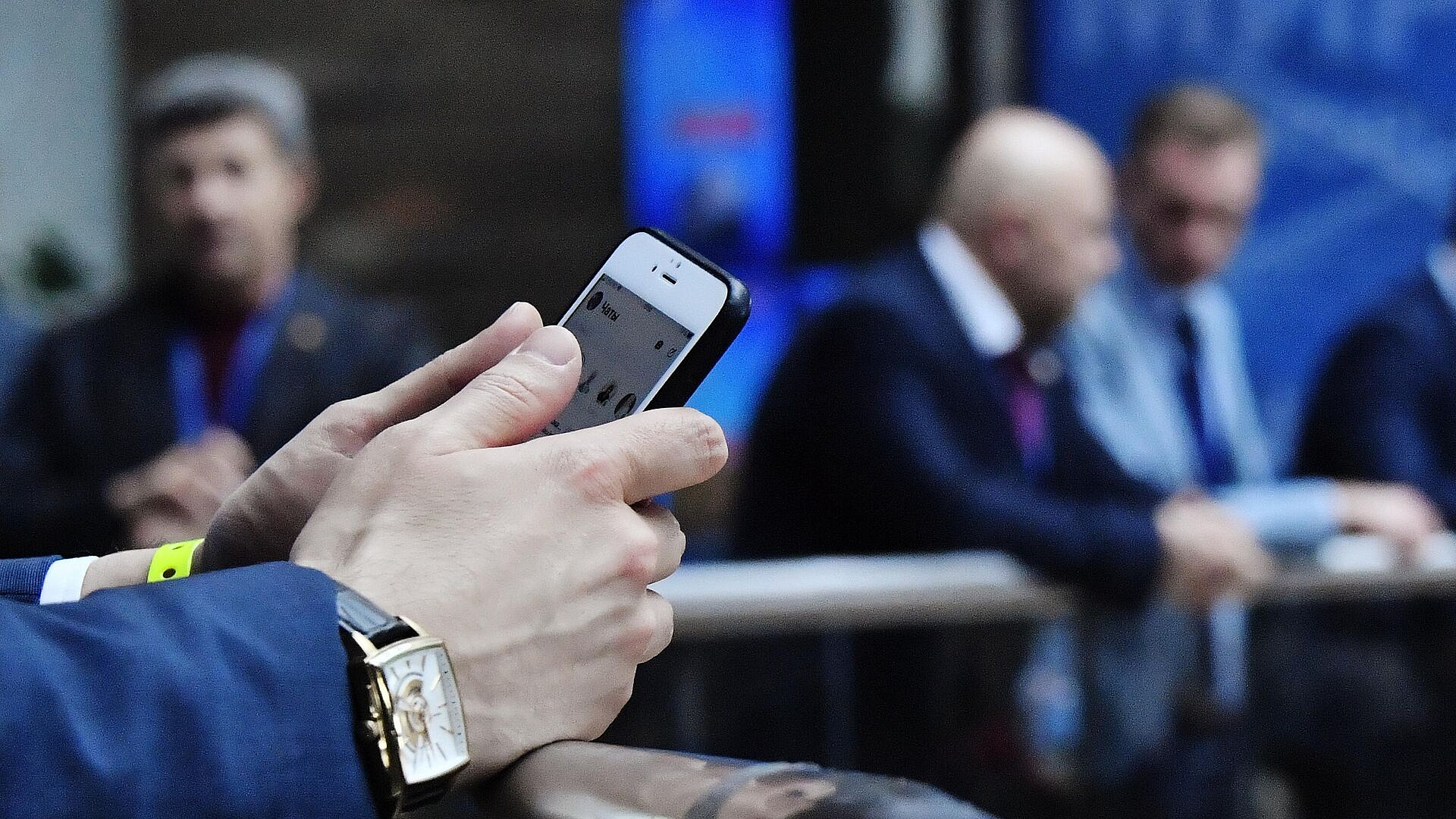 � ������� ����������������� ������ ������������� ��� ������������ WhatsApp*