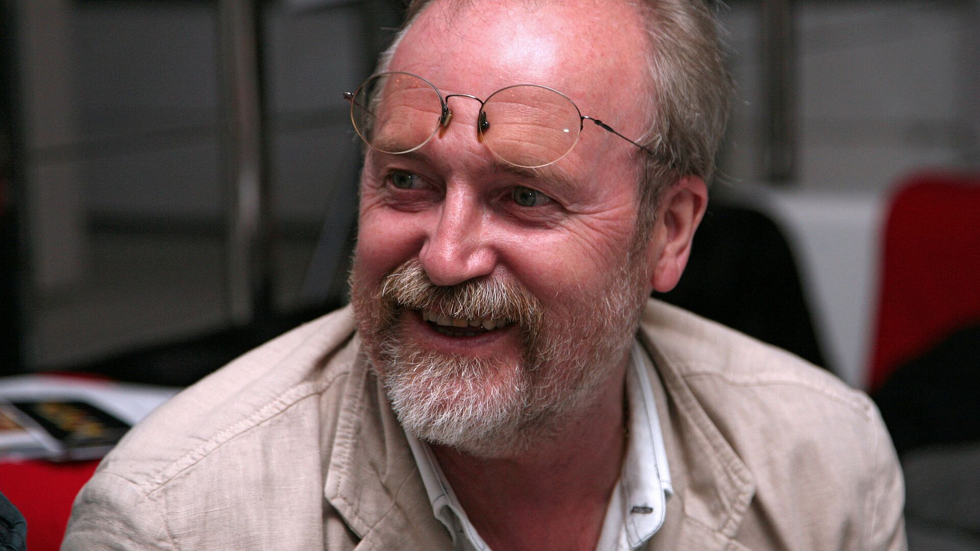 Искусственный интеллект не заменит людей в кино, считает Хотиненко