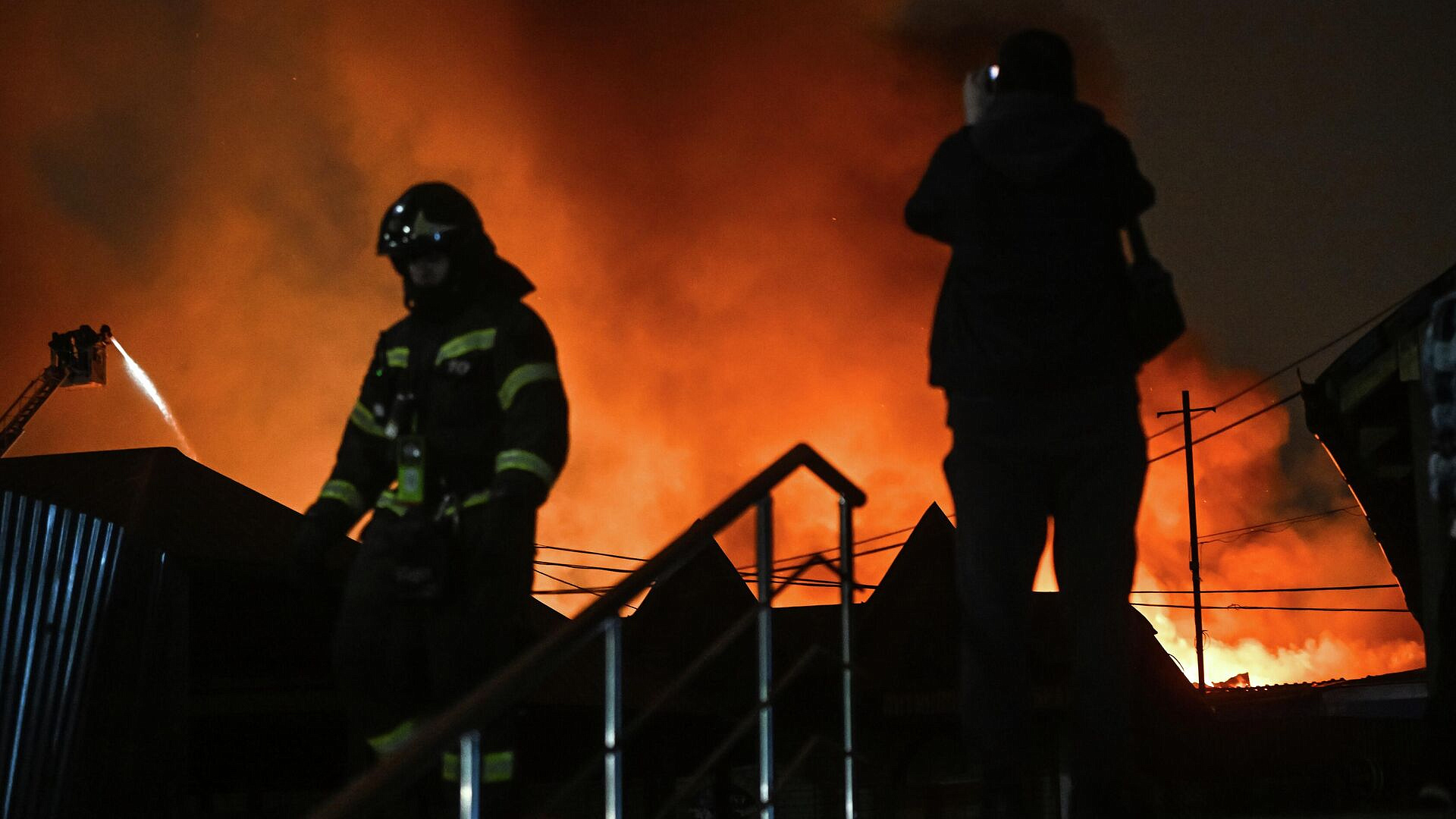 На востоке Москвы локализовали пожар в здании