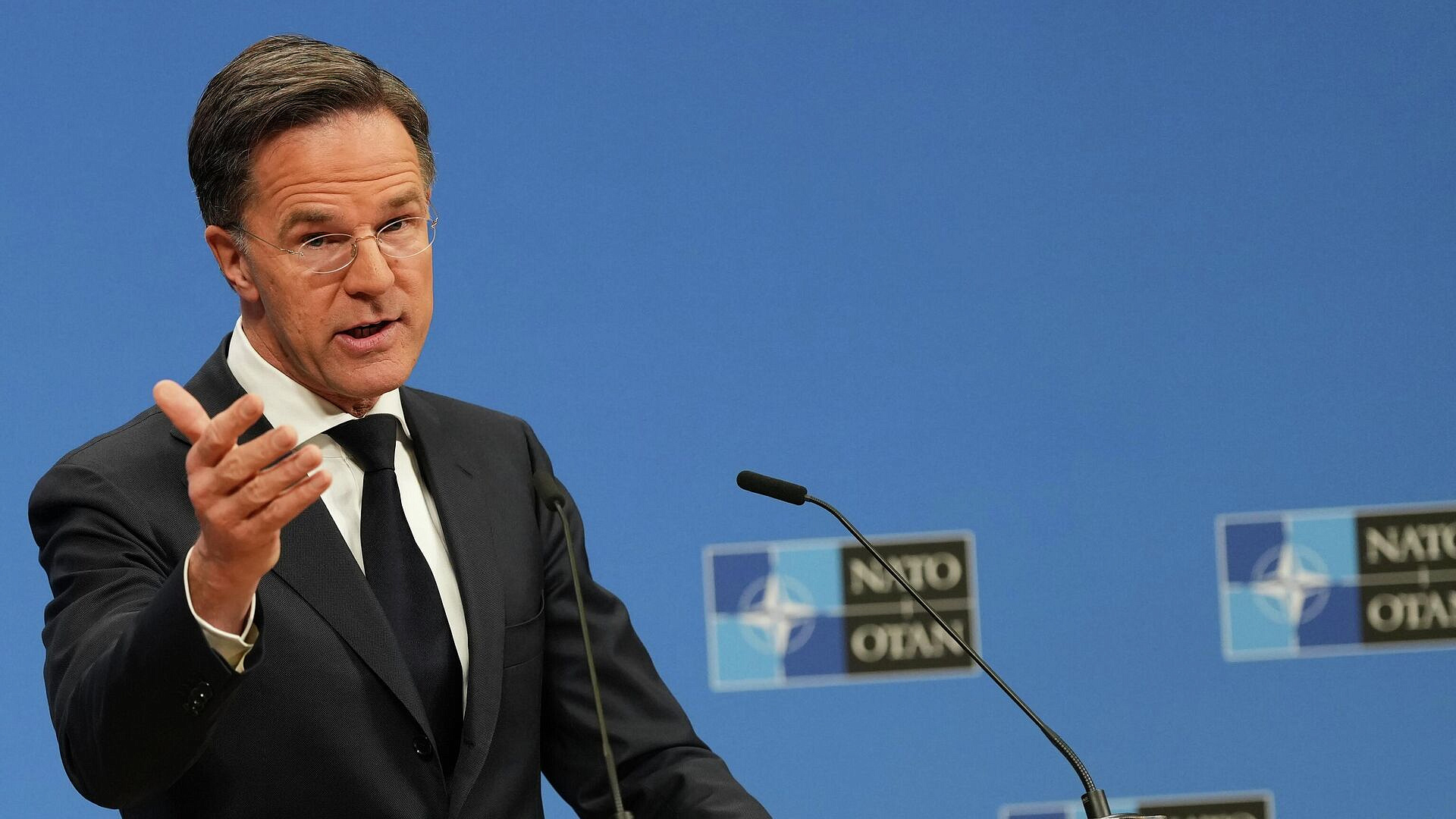 США и ЕС наращивают производство оружия не для войны, утверждает Рютте