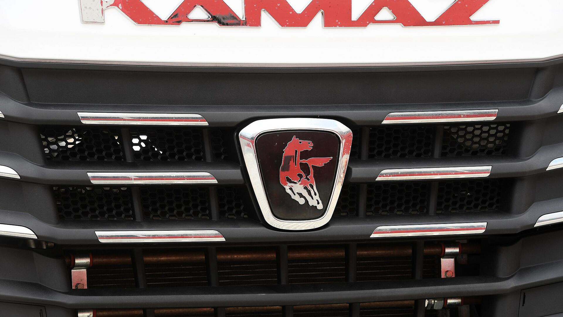 Чистый убыток "КАМАЗа" по МСФО составил 30,9 миллиардов рублей за полугодие