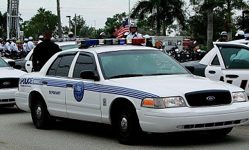 Посольство России в США следит за судьбой россиянина, задержанного в Майами