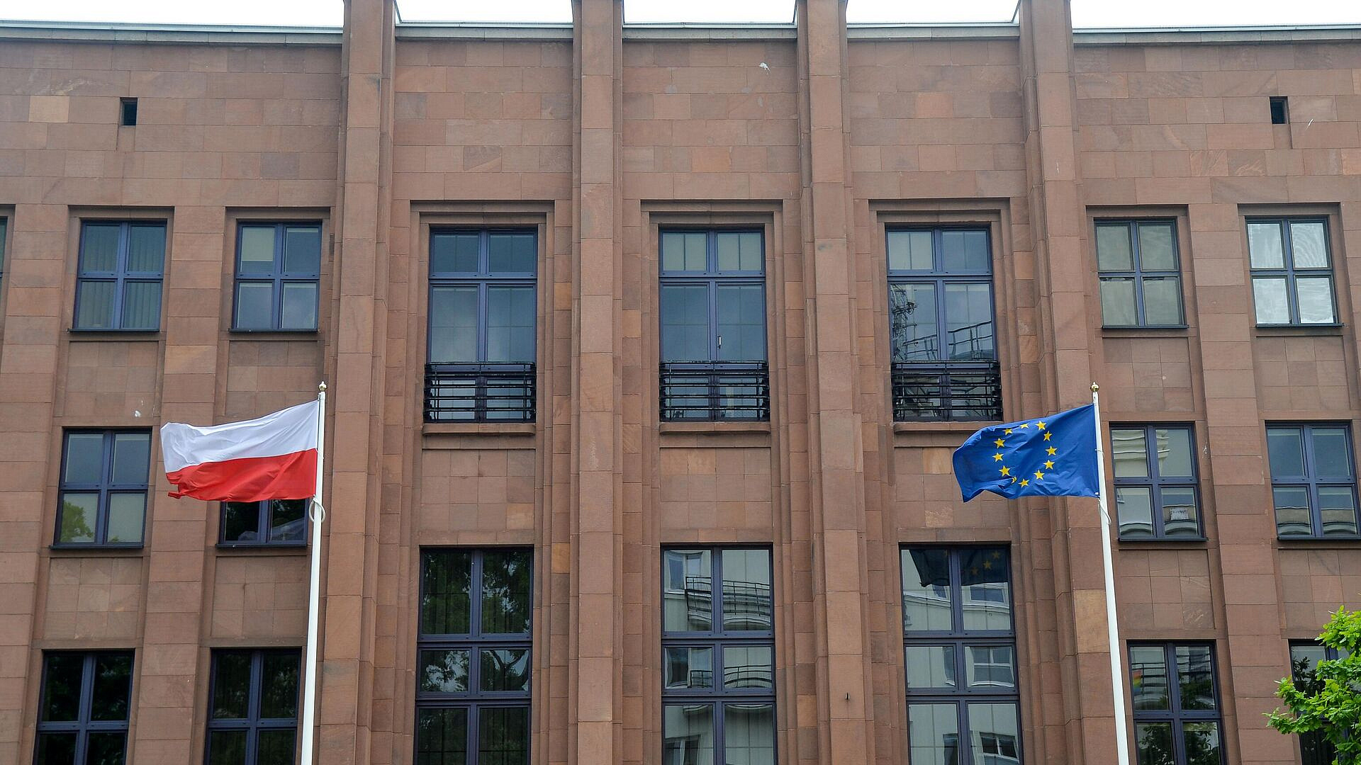 МИД Польши призвал своих граждан немедленно покинуть Израиль