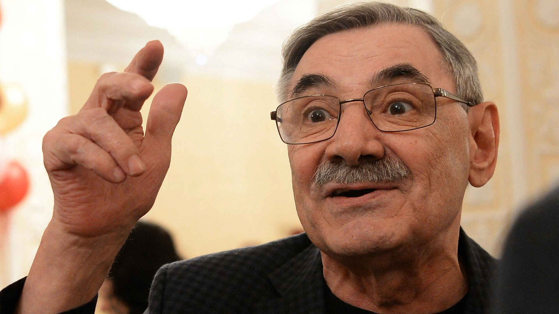 Жена опровергла сообщения о проблемах с легкими у Панкратова-Черного