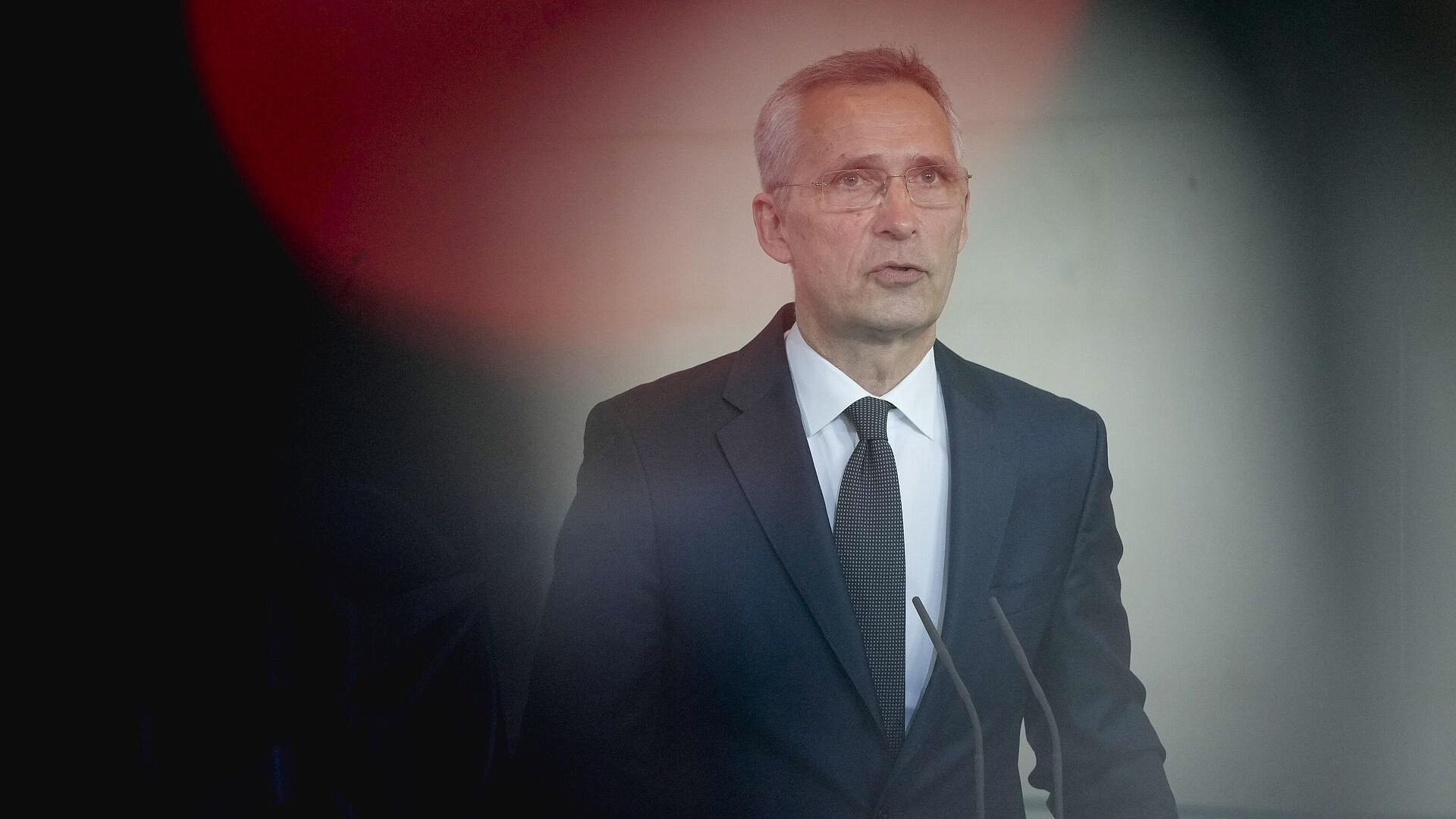 Капитуляция Украины не принесет мира, заявил Столтенберг