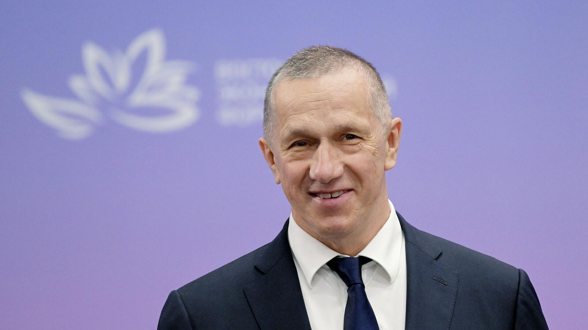 Мишустин объявил благодарность Трутневу