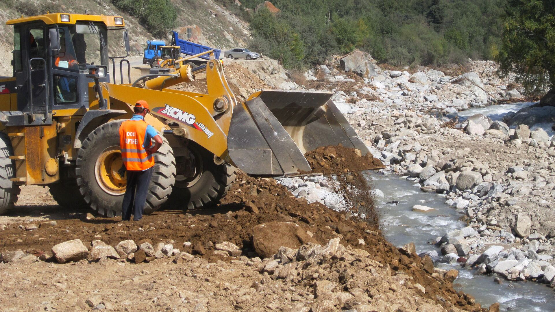 В Эльбрусском районе КБР остановили движение из-за сошедшего селя