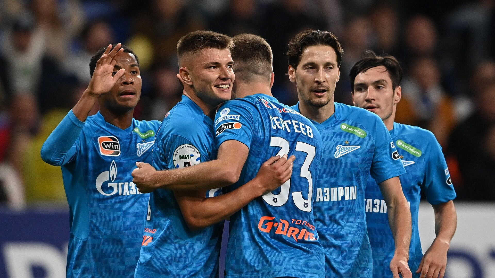 "Зенит" обыгрывает "Спартак" после первого тайма