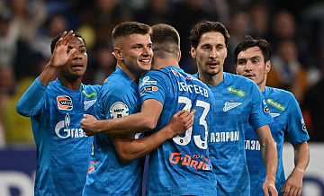 "Зенит" обыгрывает "Спартак" после первого тайма