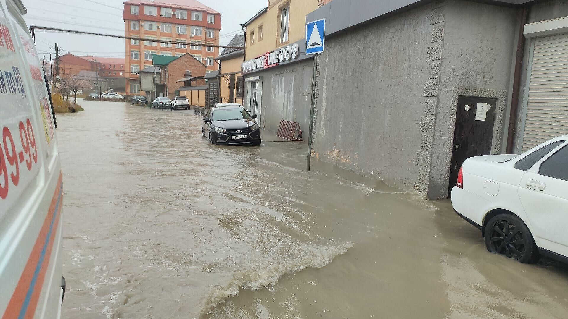 Специалистов для оказания медпомощи в Дагестане достаточно, заявил Мурашко