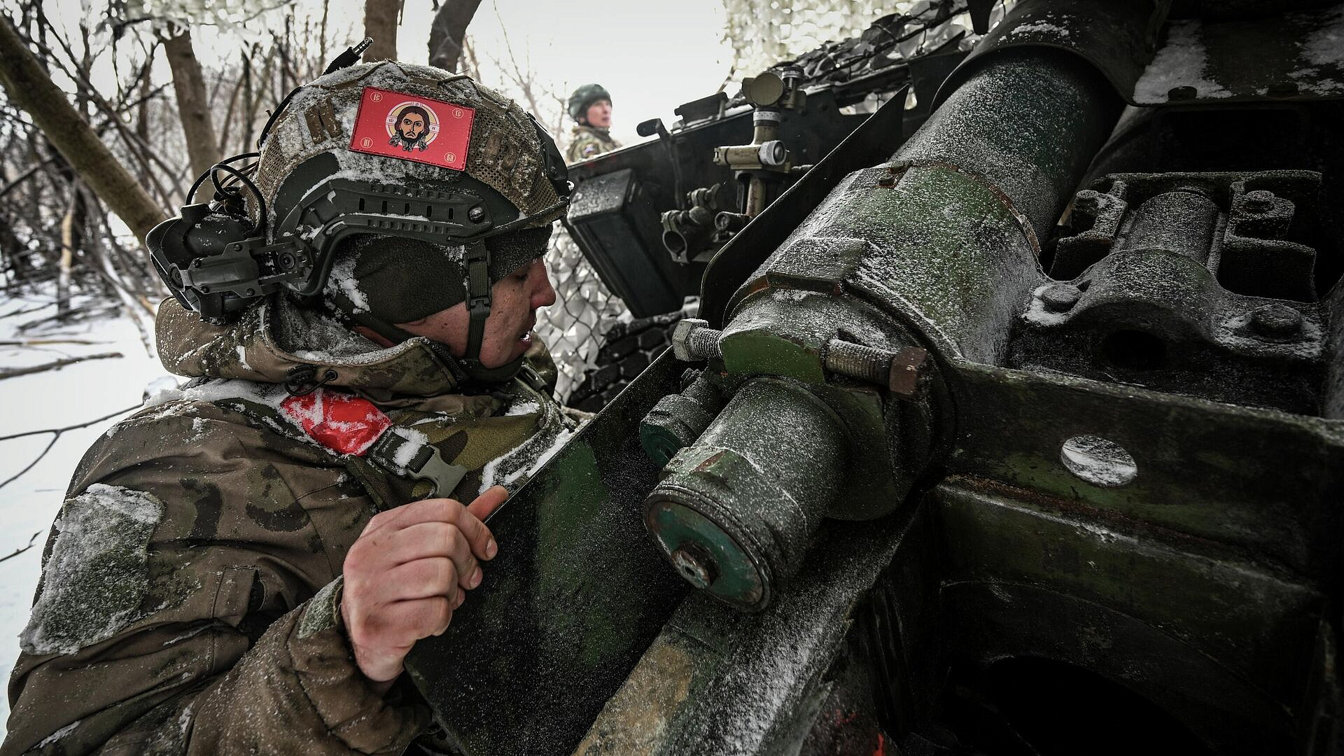 Более двух тысяч бойцов группировки "Север" получили награды на передовой