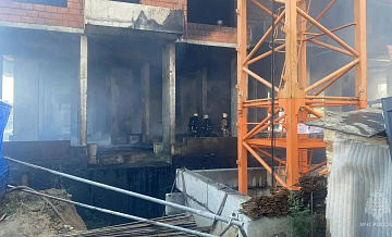 Рабочего, пострадавшего при пожаре в Омске, перевели из реанимации