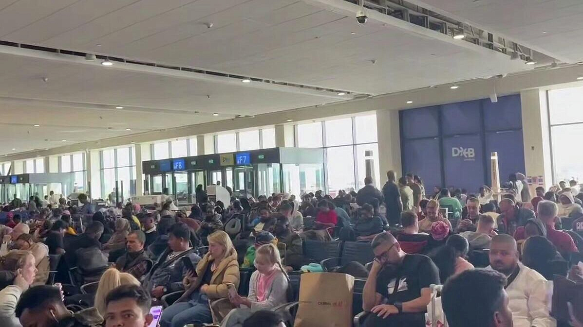 В ФНПР рассказали, как застрявшим туристам избежать штрафов на работе