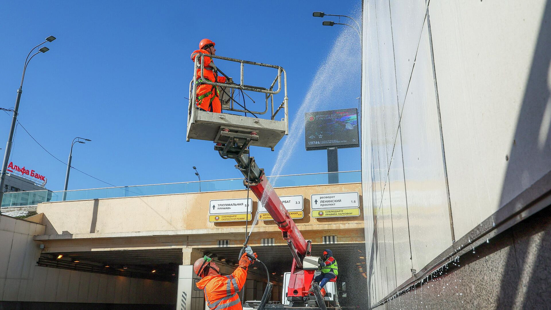 Более 100 транспортных тоннелей промоют в Москве