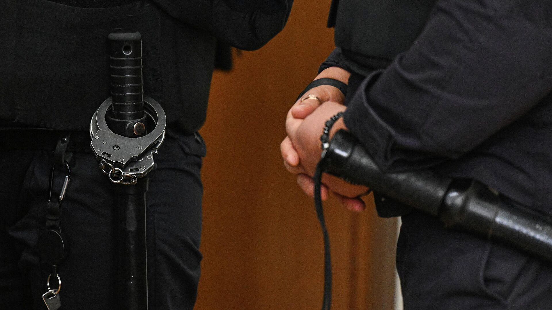 Суд в Москве арестовал мужчину, вытолкнувшего знакомую с седьмого этажа