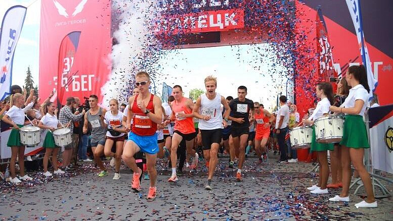 Глава World Triathlon считает, что с российских атлетов нужно снять санкции