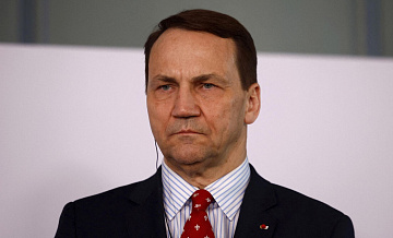 Сикорский назвал креативным требование Зеленского принять Украину в ЕС