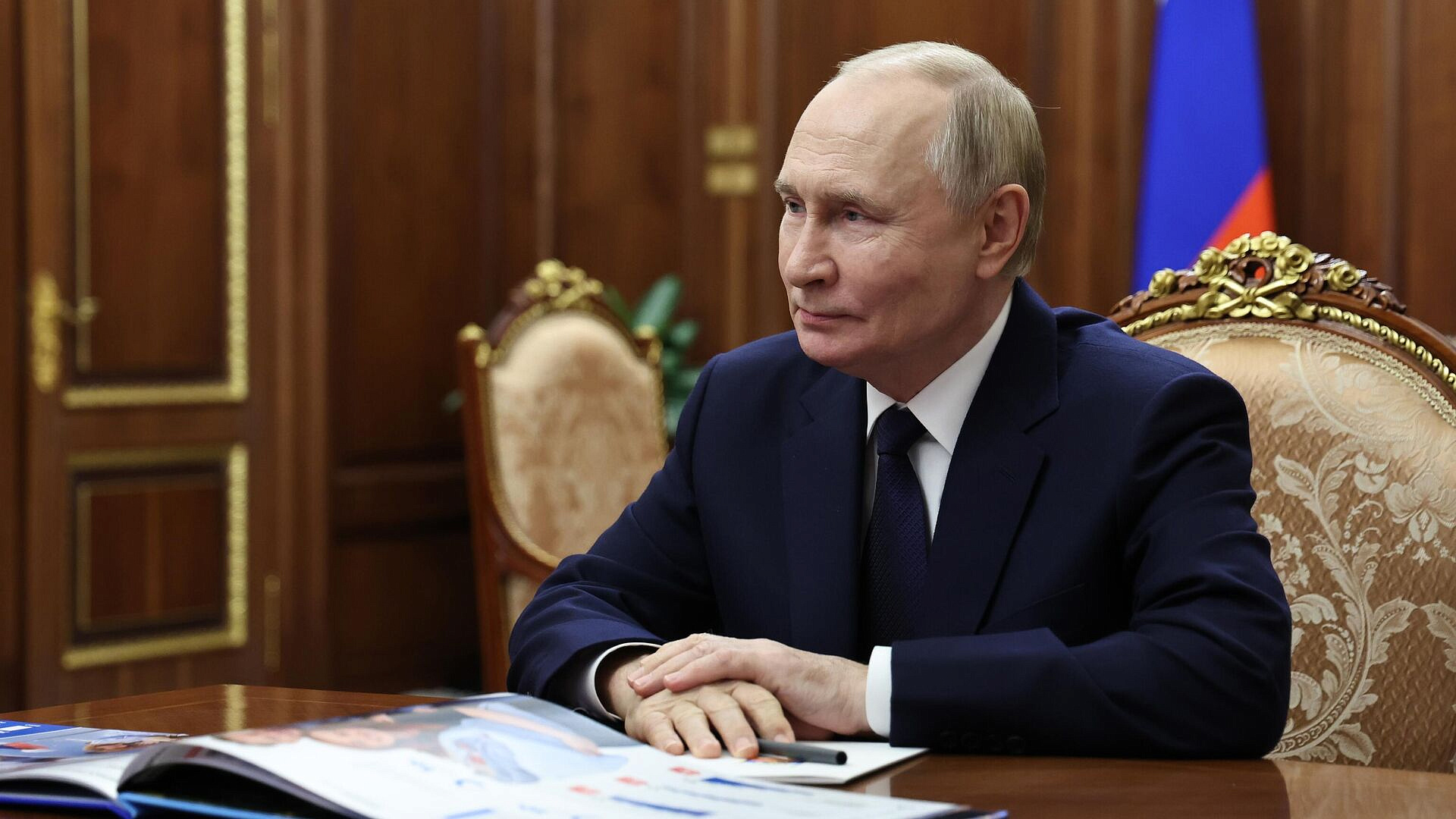 Путин поручил предусмотреть возможность постоянного повышения квалификации