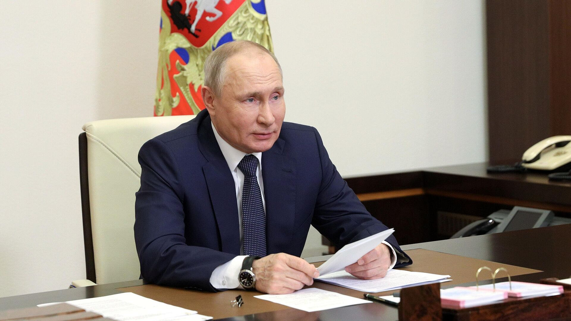 Путин поздравил коллектив ОКБ Сухого с юбилеем