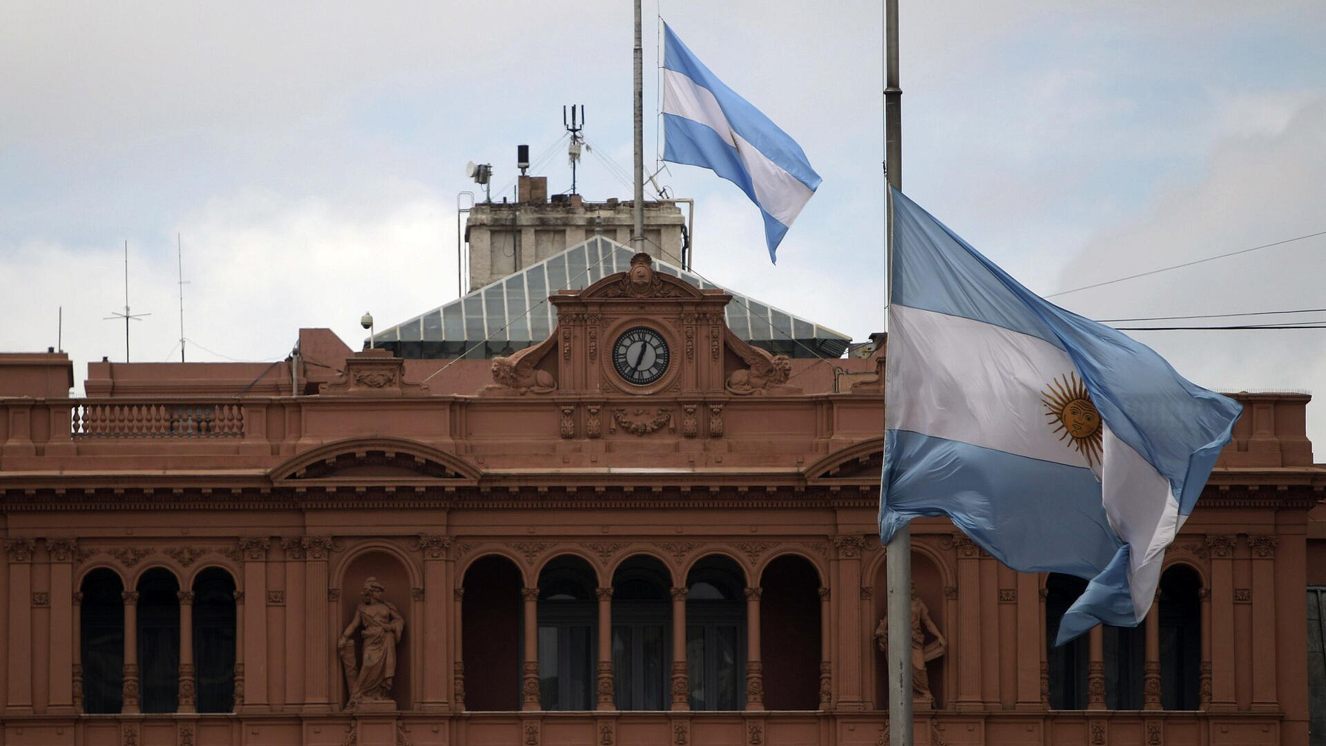 Минобороны Аргентины уволило чиновника, назвавшего Мальвины Фолклендами