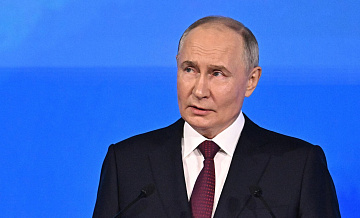 Путин попросил Сбербанк и ВТБ не "высасывать" депозиты из других банков