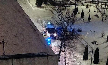 В петербургской школе, где ученик напал на учительницу, идут занятия