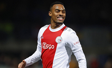 Гравенберх продлил контракт с "Ливерпулем"