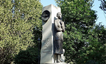 В Петербурге приведут в порядок связанные с Ольгой Берггольц памятные места