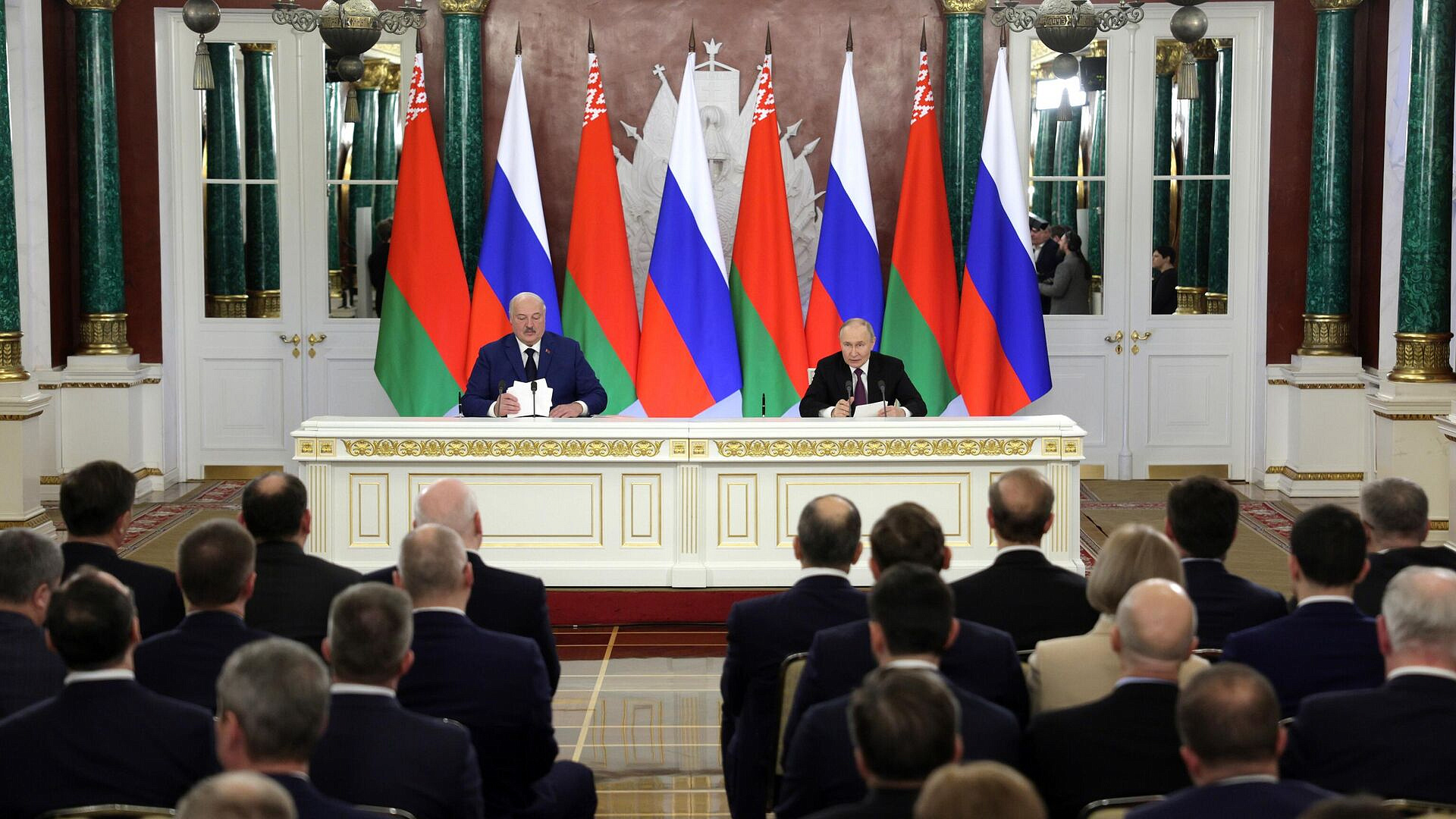 Москва и Минск осуждают давление на страны, проводящие независимую политику