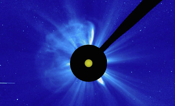 Ученые заметили очень сильную вспышку на обратной стороне Солнца