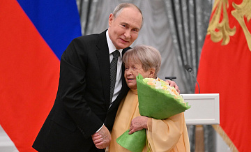 Путин назвал песни Пахмутовой родными для разных поколений