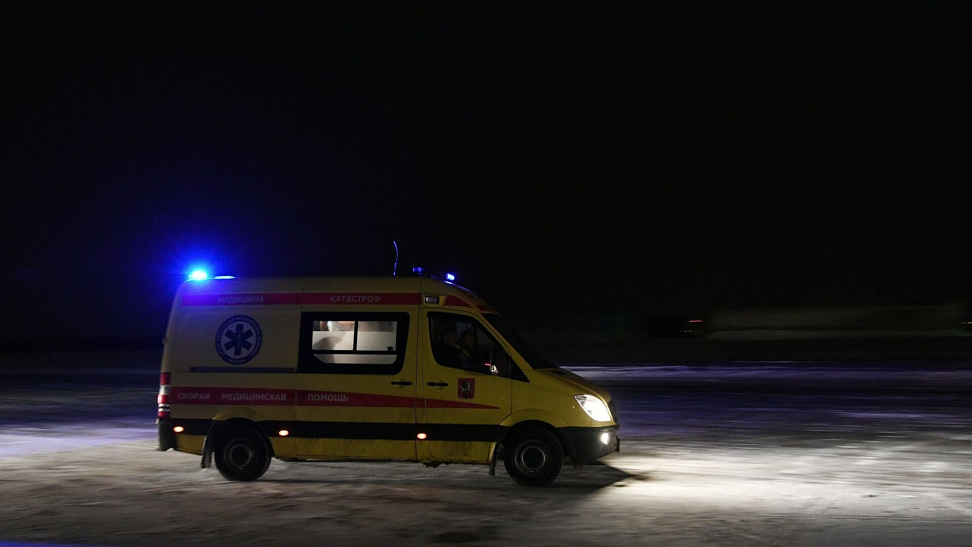 На Рублевском шоссе в Москве столкнулись легковушка и автобус