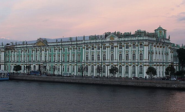 Суд взыскал с посетителя Эрмитажа 825 тысяч рублей на реставрацию трона