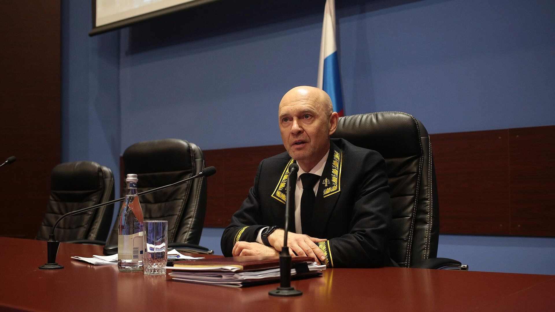 Судьи Сапега и Фомин ушли в отставку