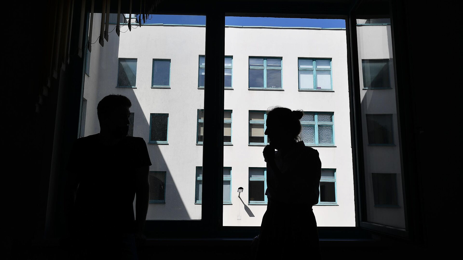 ������������� ����� �� 825 ���� �������� � ��������� � ����������