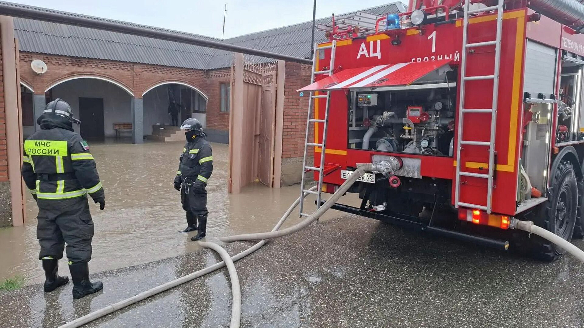 В Чечне более 500 потопленных домов освободили от воды