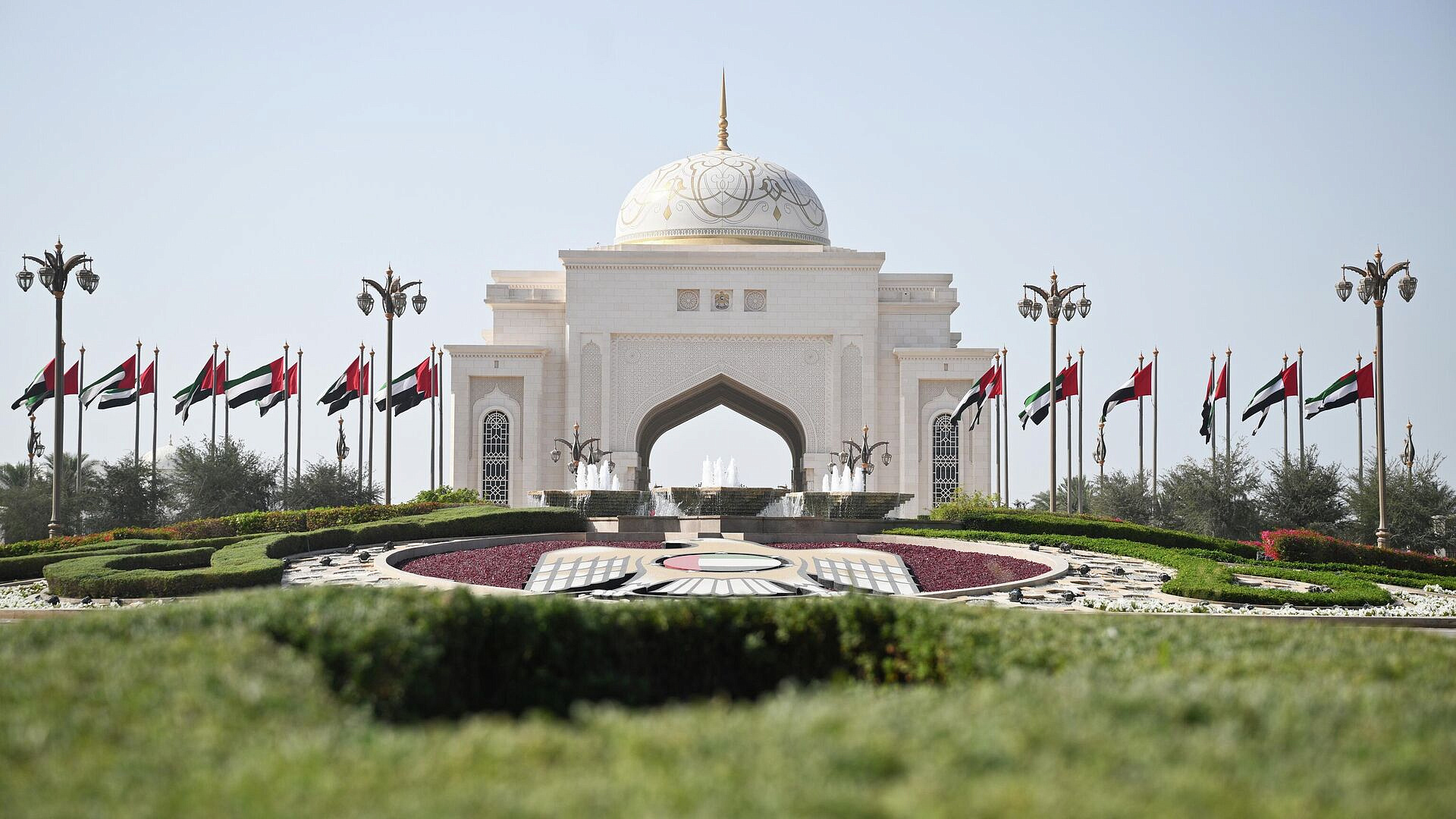 МИД ОАЭ: Абу-Даби продолжит прикладывать усилия в качестве посредника