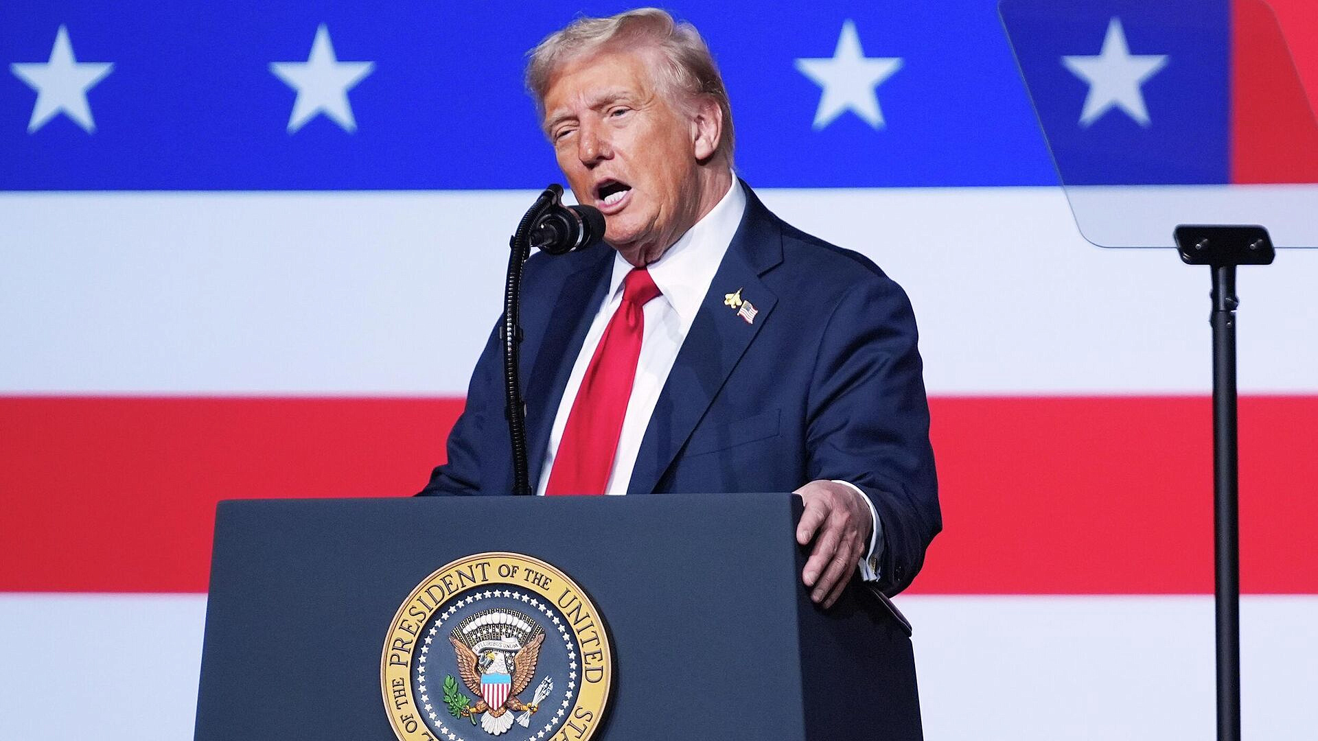 Трамп на фоне шатдауна собирается подписать указы 1 октября