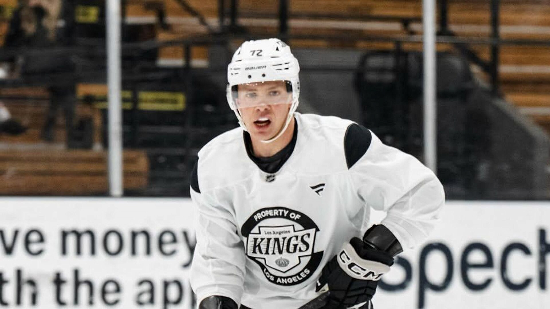 Панарин дебютировал за "Лос-Анджелес"