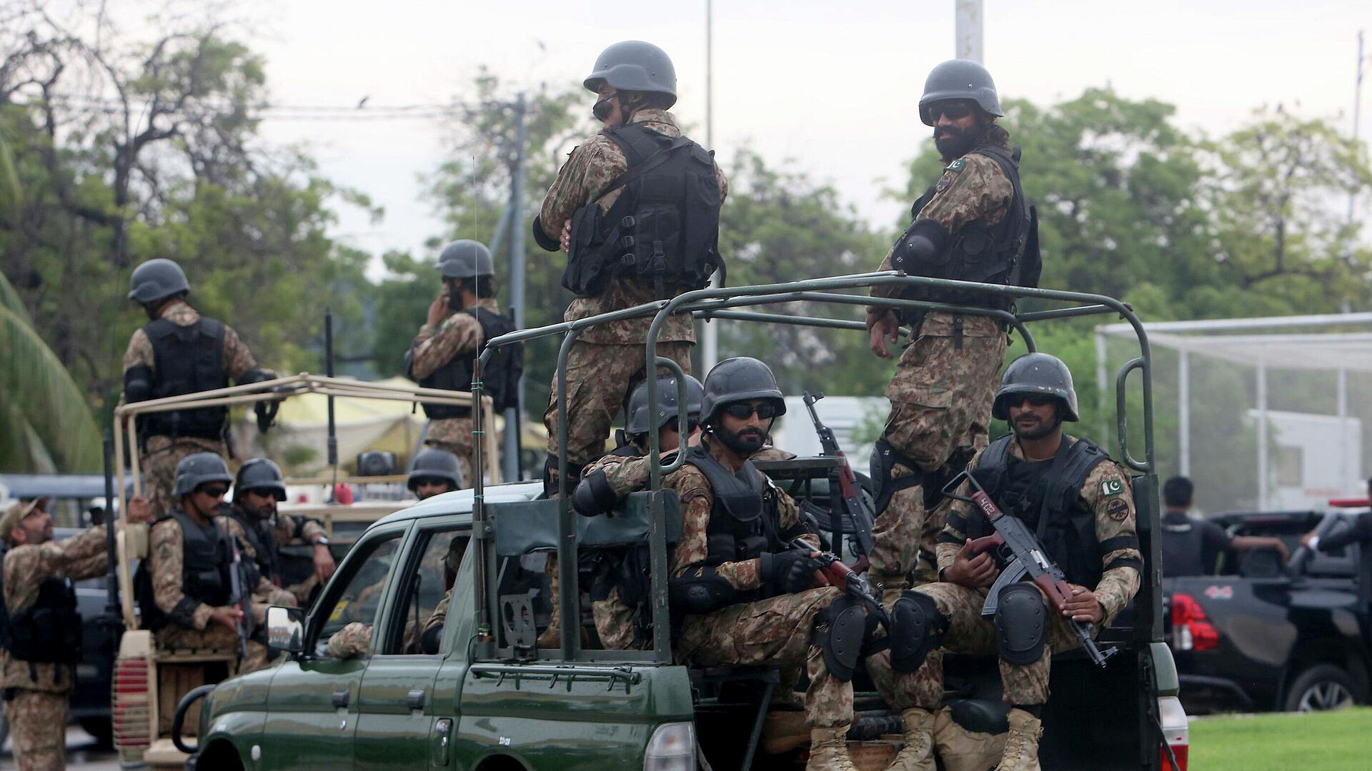 Пакистан опроверг заявления о нарушении перемирия с Афганистаном