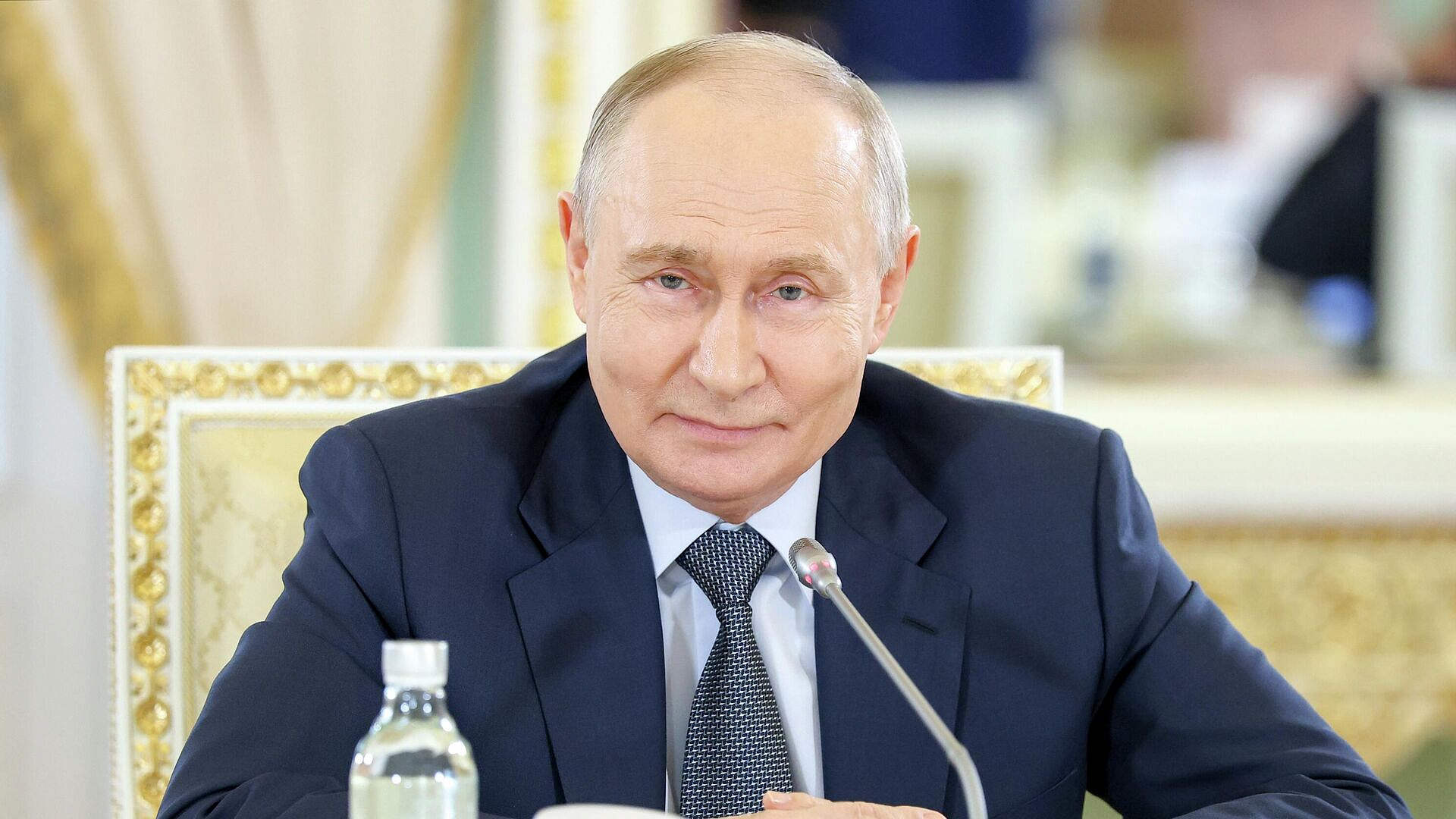 Путин заявил, что Европа может возобновить контакты с Россией