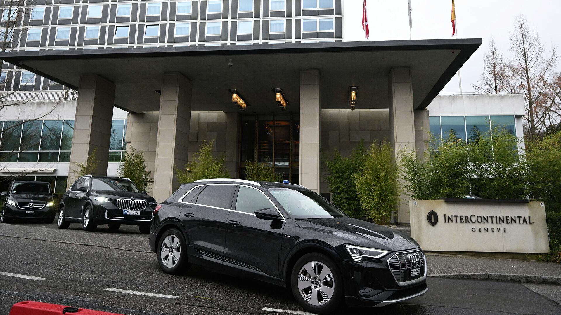 Российский посол объяснил выбор Женевы местом переговоров по Украине