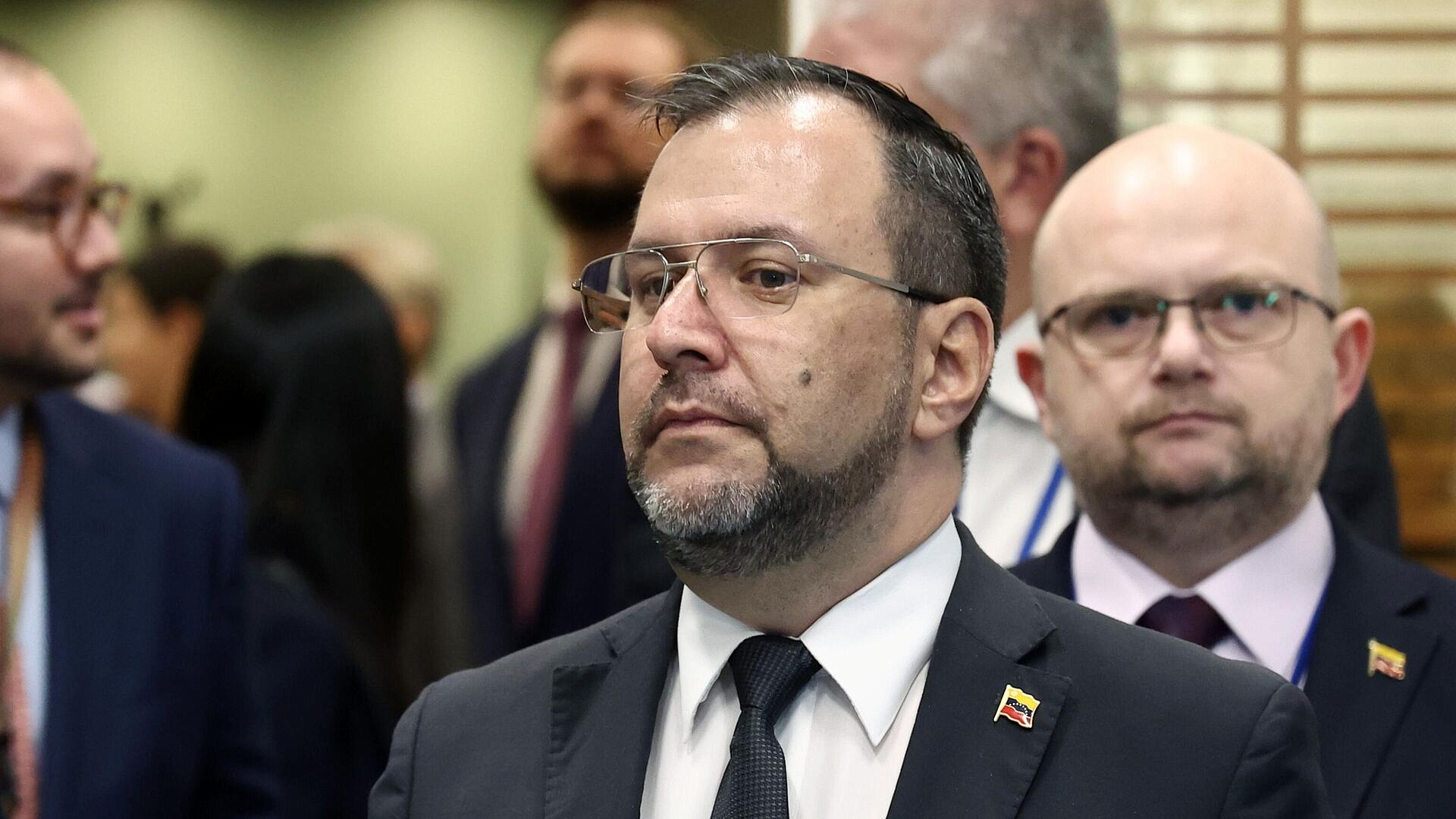 Глава МИД Венесуэлы обсудил с послом России агрессию США в Карибском море