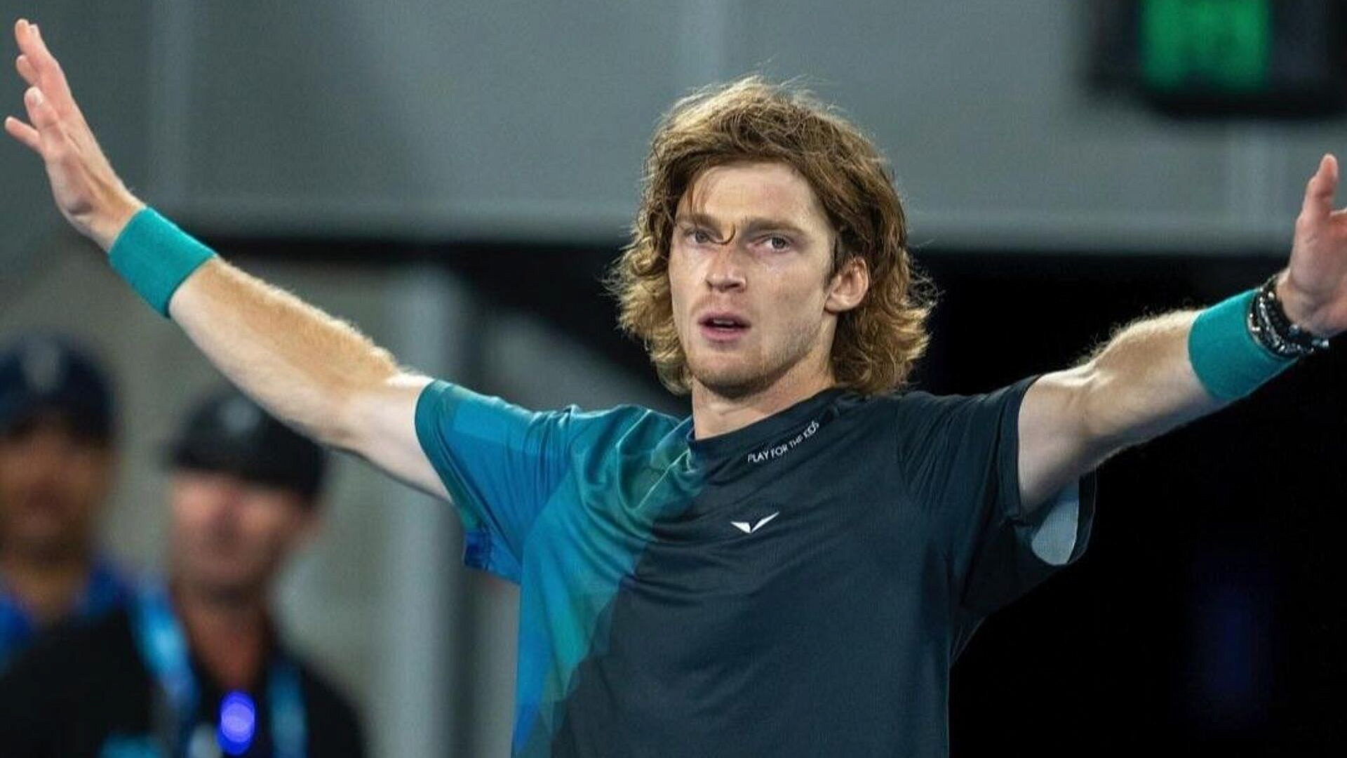 Российский теннисист Рублев вышел во второй круг турнира в Барселоне