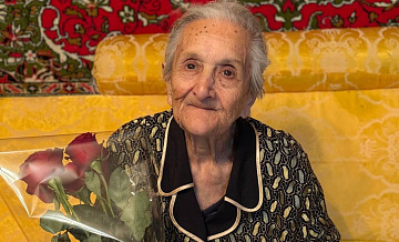 Дипломаты в Туркмении передали труженице тыла поздравление от Путина