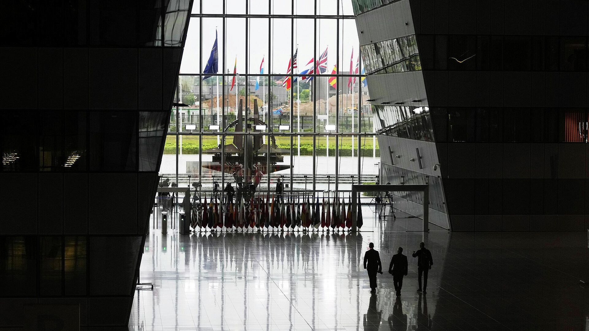 США не обсуждали выход из НАТО, сообщают СМИ