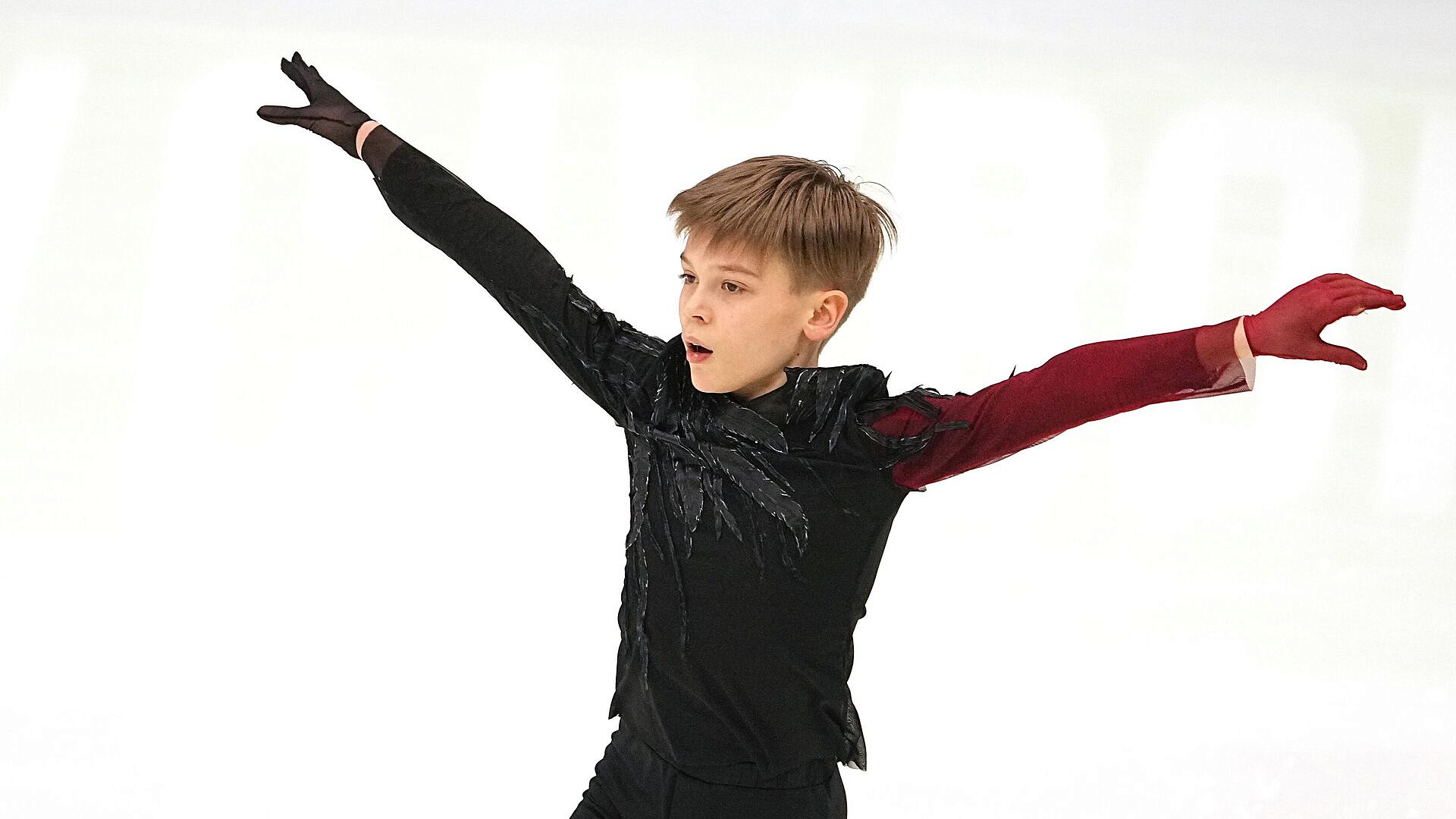 Фигурист Лазарев стал чемпионом России среди юниоров